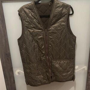 Men Quilted olive green Barbour vest